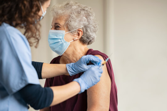 La campagne de vaccination, un espoir dans l’épidémie de Covid-19